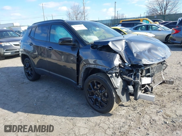 2022 Jeep Compass Latitude with VIN 3C4NJDBB3NT189648, listed as a IAAI auction lot 41334098 with 45,140 mi miles and . Bid and sale history available at DreamBid. Image 1.