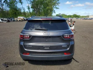 2023 Jeep Compass Latitude с VIN 3C4NJDBNXPT561208, выставлен на аукционе Copart как лот 57342895 с пробегом 17 386 миль миль и Списание • Salvage title. История ставок и продаж доступна на DreamBid. Изображение 6.