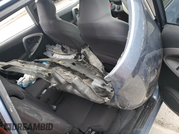 2008 Toyota RAV4 Sport с VIN JTMBK32V485043719, выставлен на аукционе Copart как лот 49723755 с пробегом Не указан миль и Списание • Salvage title. История ставок и продаж доступна на DreamBid. Изображение 13.