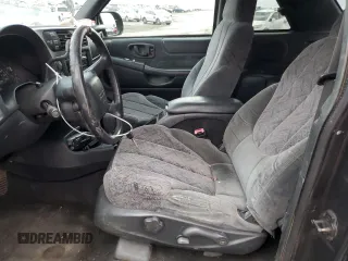 2000 Chevrolet Blazer LS z VIN 1GNCT18W1YK151830, wystawiony jako Copart lot #88799235 z przebiegiem 190 019 mil mil oraz Nie do naprawy • Non repairable. Historia ofert i sprzedaży dostępna na DreamBid. Obrazek 7.