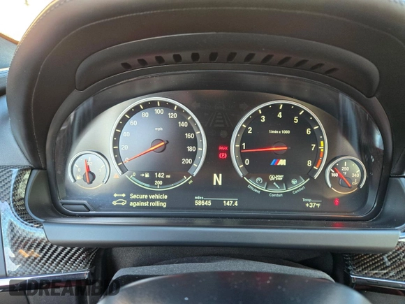2016 BMW M6 z VIN WBS6E9C57GG437138, wystawiony jako Copart lot #45290525 z przebiegiem 58 645 mil mil oraz Tytuł czysty. Historia ofert i sprzedaży dostępna na DreamBid. Obrazek 8.