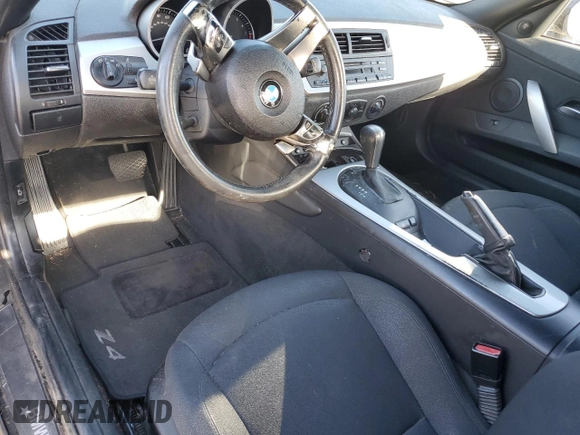 2008 BMW Z4 3.0i z VIN 4USBU33508LW73896, wystawiony jako Copart lot #87127914 z przebiegiem Nie podano mil oraz Czysty tytuł • Clean title. Historia ofert i sprzedaży dostępna na DreamBid. Obrazek 8.