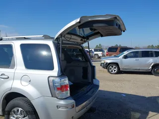 2008 Mercury Mariner Premier with VIN 4M2CU87178KJ19754, listed as a IAAI auction lot 41595974 with 239,180 mi miles. Bid and sale history available at carsss.com. Image 17.