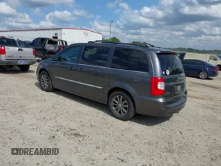 2016 Chrysler Town & Country S with VIN 2C4RC1HG4GR271360, listed as a IAAI auction lot 42114489 with 140,439 mi miles. Bid and sale history available at carsss.com. Image 3.
