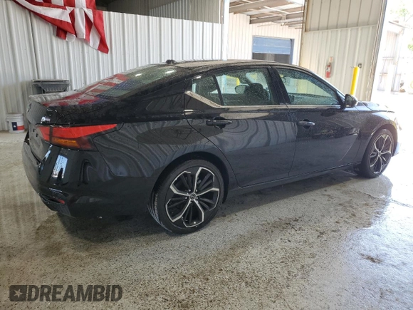 2025 Nissan Altima SR with VIN 1N4BL4CV6SN309174, listed as a Copart auction lot 52805085 with 7,622 mi miles and Clean Title. Bid and sale history available at DreamBid. Image 3.