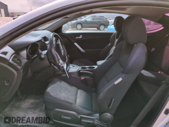 2010 Hyundai Genesis Coupe с VIN KMHHT6KD1AU026657, выставлен на аукционе Copart как лот 46077485 с пробегом 101 257 миль миль и Списание • Salvage title. История ставок и продаж доступна на DreamBid. Изображение 7.