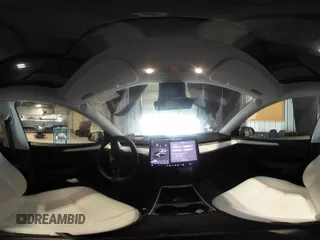2024 Tesla Model Y Long Range z VIN 7SAYGDEEXRA226636, wystawiony jako IAAI lot #41622144 z przebiegiem 8 908 mil mil oraz . Historia ofert i sprzedaży dostępna na DreamBid. Obrazek 22.