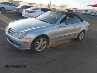 2006 Mercedes-Benz CLK 3.5L with VIN WDBTK56H66F185452, listed as a IAAI auction lot 41979353 with 157,946 mi miles. Bid and sale history available at carsss.com. Image 2.