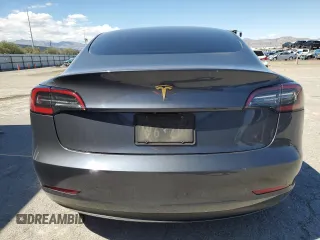 2023 Tesla Model 3 z VIN 5YJ3E1EAXPF409835, wystawiony jako Copart lot #56205335 z przebiegiem Nie podano mil oraz Szkoda całkowita • Salvage title. Historia ofert i sprzedaży dostępna na DreamBid. Obrazek 6.