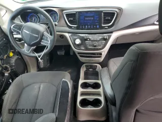 2017 Chrysler Pacifica Touring with VIN 2C4RC1DG6HR572039, listed as a Copart auction lot 58568105 with 190,405 mi miles and Salvage title. Bid and sale history available at DreamBid. Image 8.
