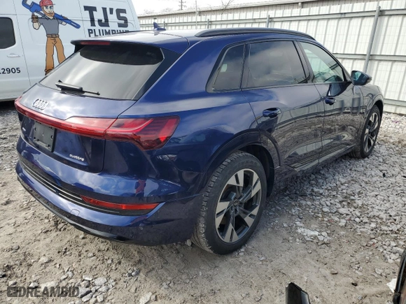 2022 Audi e-tron Premium with VIN WA1AAAGE0NB023700, listed as a Copart auction lot 43821515 with 39,685 mi miles and Salvage Title. Bid and sale history available at carsss.com. Image 3.