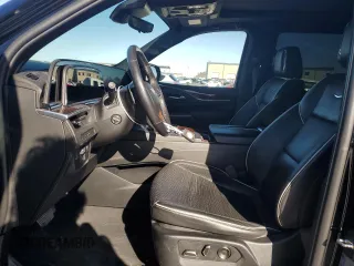2021 Cadillac Escalade ESV Premium Luxury z VIN 1GYS4KKL6MR181469, wystawiony jako Copart lot #42195695 z przebiegiem 93 844 mil mil oraz Szkoda całkowita • Salvage title. Historia ofert i sprzedaży dostępna na DreamBid. Obrazek 7.
