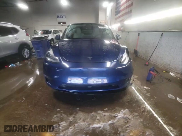 2022 Tesla Model Y Long Range with VIN 7SAYGDEE9NF426887, listed as a Copart auction lot 49910725 with 47,379 mi miles and Salvage Title. Bid and sale history available at carsss.com. Image 13.