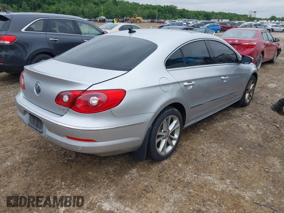 2010 Volkswagen CC Lux Limited Edition z VIN WVWHN7ANXAE533582, wystawiony jako IAAI lot #42369718 z przebiegiem 152 092 mil mil oraz . Historia ofert i sprzedaży dostępna na DreamBid. Obrazek 4.
