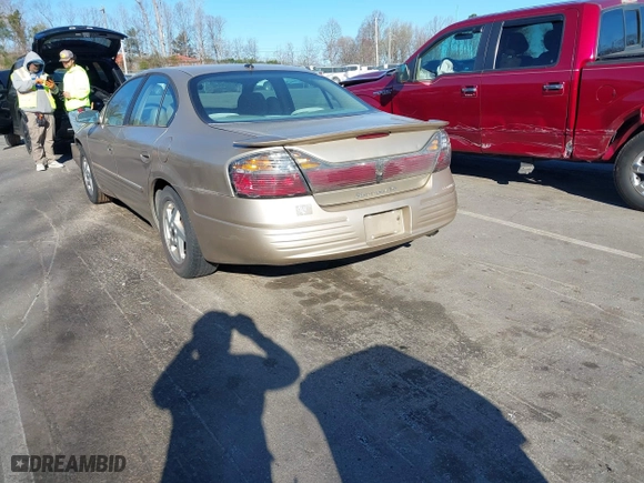2005 Pontiac Bonneville SE with VIN 1G2HX52K35U160503, listed as a IAAI auction lot 41849085 with 206,650 mi miles. Bid and sale history available at carsss.com. Image 3.