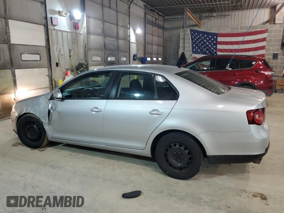 2010 Volkswagen Jetta S with VIN 3VWJX7AJ0AM002486, listed as a Copart auction lot 44624925 with 140,248 mi miles and Salvage title. Bid and sale history available at DreamBid. Image 2.