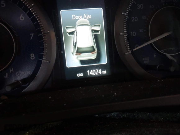 2019 Toyota Sienna XLE Auto Access Seat with VIN 5TDYZ3DC7KS994001, listed as a IAAI auction lot 41145968 with 14,024 mi miles. Bid and sale history available at carsss.com. Image 7.
