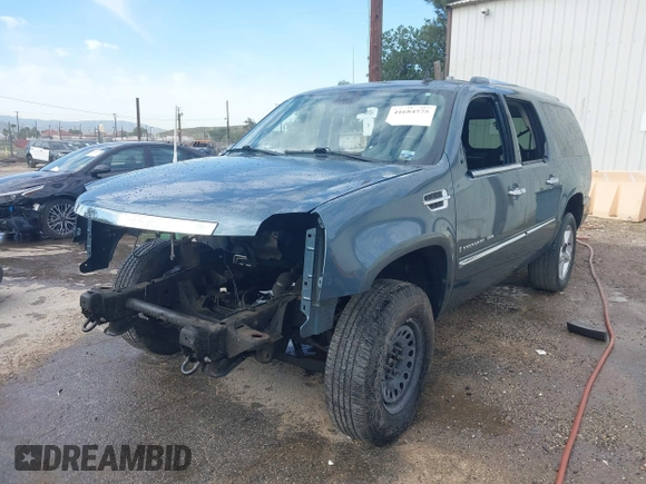2008 Cadillac Escalade ESV z VIN 1GYFK668X8R217223, wystawiony jako IAAI lot #41684575 z przebiegiem Nie podano mil oraz . Historia ofert i sprzedaży dostępna na DreamBid. Obrazek 17.
