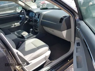 2006 Chrysler 300 Touring with VIN 2C3LA53G66H329729, listed as a IAAI auction lot 41946723 with 134,465 mi miles. Bid and sale history available at carsss.com. Image 5.