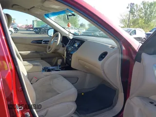 2013 Nissan Pathfinder S with VIN 5N1AR2MM7DC602719, listed as a IAAI auction lot 42144640 with 289,534 mi miles. Bid and sale history available at carsss.com. Image 5.
