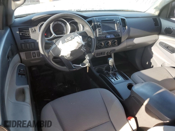 2013 Toyota Tacoma z VIN 5TFUX4EN1DX016584, wystawiony jako Copart lot #48462975 z przebiegiem 130 712 mil mil oraz Szkoda całkowita • Salvage title. Historia ofert i sprzedaży dostępna na DreamBid. Obrazek 8.