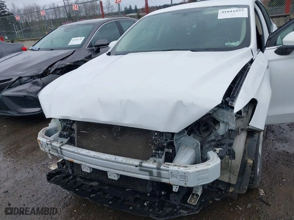 2018 Ford Fusion SE with VIN 3FA6P0HD7JR180937, listed as a IAAI auction lot 41841957 with 106,231 mi miles. Bid and sale history available at carsss.com. Image 6.