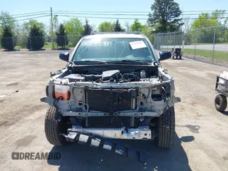 2017 Toyota Tacoma SR z VIN 5TFSX5EN0HX048395, wystawiony jako IAAI lot #42135991 z przebiegiem 241 282 mil mil oraz . Historia ofert i sprzedaży dostępna na DreamBid. Obrazek 13.