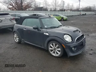 2015 MINI Convertible S with VIN WMWZP3C51FT708886, listed as a Copart auction lot 46860925 with 105,437 mi miles and Clean title. Bid and sale history available at DreamBid. Image 4.