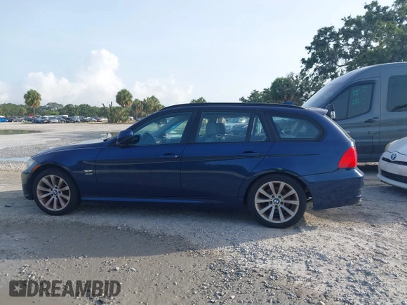 2011 BMW 3 Series 328i xDrive with VIN WBAUU3C50BA542420, listed as a IAAI auction lot 42463583 with 140,053 mi miles and . Bid and sale history available at DreamBid. Image 14.