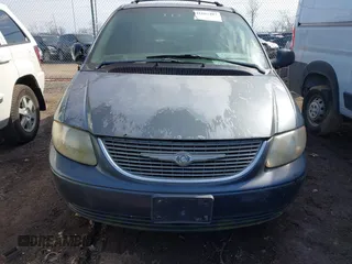 2001 Chrysler Town & Country with VIN 2C8GP44391R336922, listed as a IAAI auction lot 41667407 with 283,359 mi miles and . Bid and sale history available at DreamBid. Image 16.