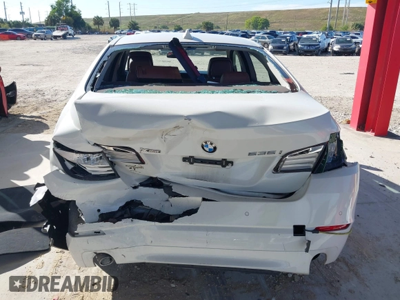 2013 BMW 5 Series 535i xDrive z VIN WBAFU7C59DDU76175, wystawiony jako IAAI lot #41433212 z przebiegiem 108 175 mil mil oraz . Historia ofert i sprzedaży dostępna na DreamBid. Obrazek 17.