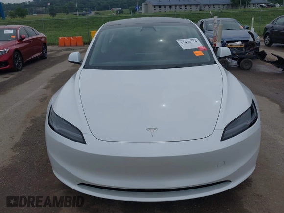 2025 Tesla Model 3 Long Range с VIN 5YJ3E1EB5SF893625, выставлен на аукционе IAAI как лот 42476724 с пробегом 4 445 миль миль и . История ставок и продаж доступна на DreamBid. Изображение 12.