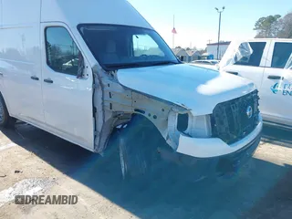 2020 Nissan NV Cargo SV z VIN 1N6BF0LY2LN804118, wystawiony jako IAAI lot #41428353 z przebiegiem 111 941 mil mil oraz . Historia ofert i sprzedaży dostępna na DreamBid. Obrazek 6.
