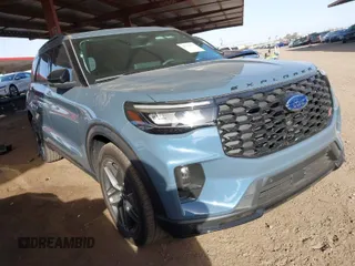 2025 Ford Explorer ST with VIN 1FMWK8GC9SGA36911, listed as a IAAI auction lot 41728775 with 3,925 mi miles. Bid and sale history available at carsss.com. Image 1.