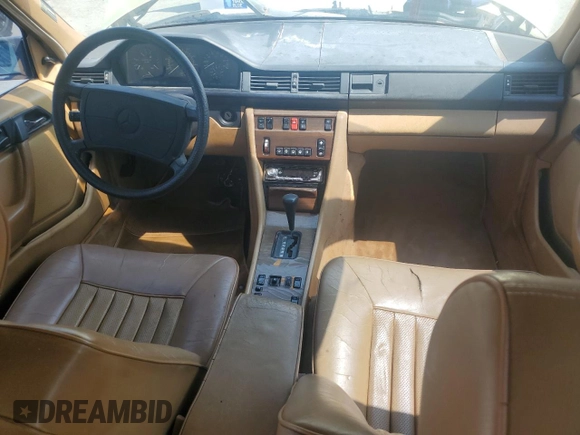 1987 Mercedes-Benz 300 E z VIN WDBEA30D4HA511061, wystawiony jako Copart lot #70599034 z przebiegiem 174 733 mil mil oraz Nie do naprawy • Non repairable. Historia ofert i sprzedaży dostępna na DreamBid. Obrazek 8.