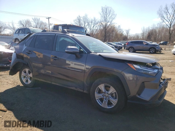 2022 Toyota RAV4 XLE with VIN 2T3P1RFV3NW297819, listed as a Copart auction lot 50376885 with 31,645 mi miles and Salvage Title. Bid and sale history available at carsss.com. Image 4.