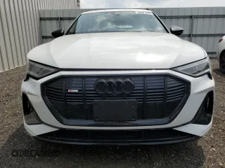 2022 Audi e-tron Chronos with VIN WA1VABGE2NB024953, listed as a Copart auction lot 60561975 with 30,503 mi miles and Salvage title. Bid and sale history available at DreamBid. Image 5.