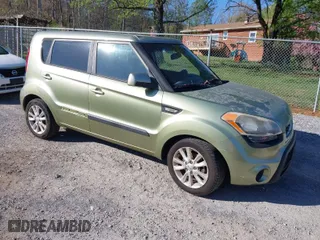 2013 Kia Soul with VIN KNDJT2A52D7619326, listed as a IAAI auction lot 41994398 with 209,066 mi miles. Bid and sale history available at carsss.com. Image 1.