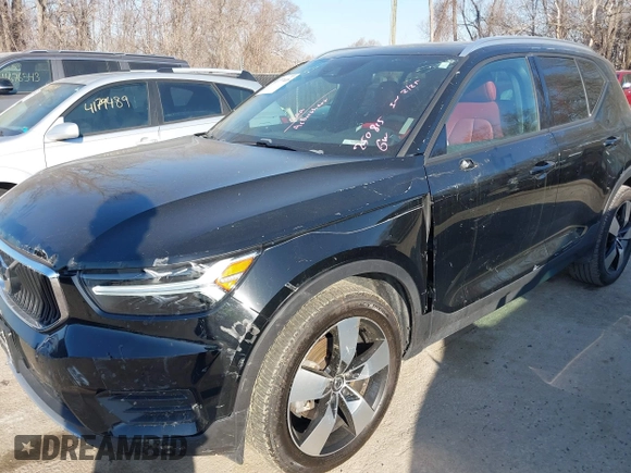 2020 Volvo XC40 Momentum with VIN YV4162UK5L2196730, listed as a IAAI auction lot 41777418 with 43,465 mi miles and . Bid and sale history available at DreamBid. Image 6.