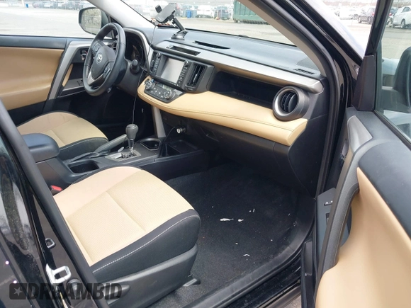 2018 Toyota RAV4 XLE with VIN 2T3RFREV0JW786393, listed as a IAAI auction lot 41997778 with 44,666 mi miles. Bid and sale history available at carsss.com. Image 5.