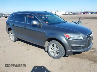 2008 Audi Q7 4.2L Premium with VIN WA1EV74L88D040698, listed as a IAAI auction lot 41824944 with 229,275 mi miles. Bid and sale history available at carsss.com. Image 1.