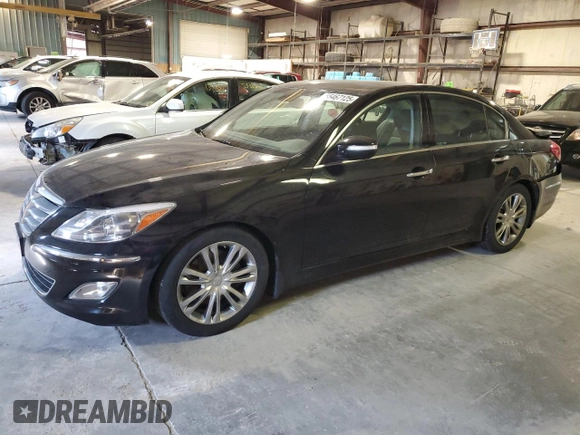 2013 Hyundai Genesis 3.8L z VIN KMHGC4DDXDU214241, wystawiony jako Copart lot #55467125 z przebiegiem 70 079 mil mil oraz Szkoda całkowita • Salvage title. Historia ofert i sprzedaży dostępna na DreamBid. Obrazek 1.