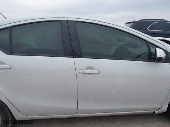 2014 Toyota Prius c One with VIN JTDKDTB31E1559712, listed as a IAAI auction lot 41286514 with 173,321 mi miles. Bid and sale history available at carsss.com. Image 13.