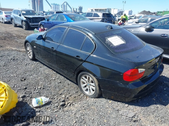 2007 BMW 3 Series 328xi with VIN WBAVC93547KX56693, listed as a IAAI auction lot 41852323 with 250,156 mi miles. Bid and sale history available at carsss.com. Image 3.