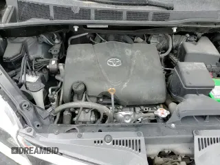 2020 Toyota Sienna XLE z VIN 5TDDZ3DC2LS228547, wystawiony jako Copart lot #61457045 z przebiegiem 99 106 mil mil oraz Szkoda całkowita • Salvage title. Historia ofert i sprzedaży dostępna na DreamBid. Obrazek 15.