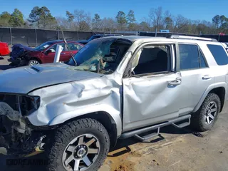 2017 Toyota 4Runner SR5 with VIN JTEBU5JR1H5437698, listed as a IAAI auction lot 41405844 with 117,667 mi miles. Bid and sale history available at carsss.com. Image 6.