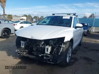 2020 Audi Q5 Premium z VIN WA1ANAFY2L2046974, wystawiony jako IAAI lot #41933942 z przebiegiem 53 911 mil mil oraz . Historia ofert i sprzedaży dostępna na DreamBid. Obrazek 18.