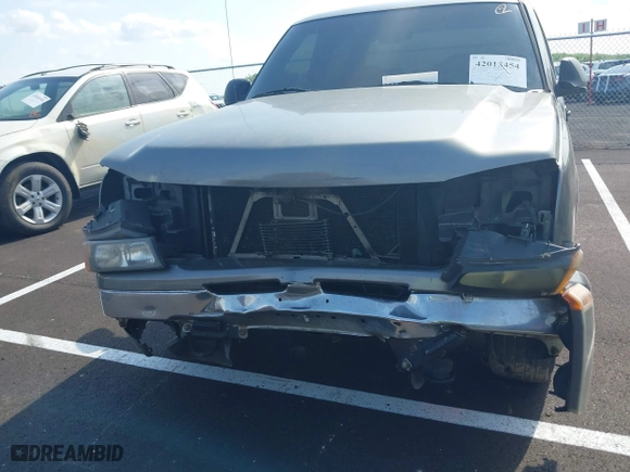 2006 Chevrolet Silverado 1500 LT2 with VIN 2GCEC13Z661346287, listed as a IAAI auction lot 42013454 with 318,918 mi miles. Bid and sale history available at carsss.com. Image 12.