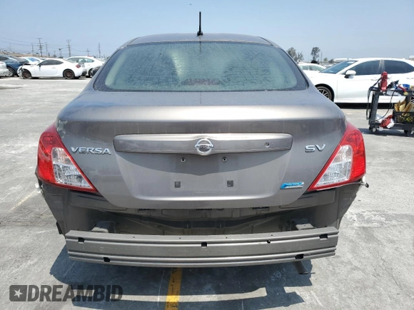 2012 Nissan Versa SV z VIN 3N1CN7AP7CL813302, wystawiony jako Copart lot #59006225 z przebiegiem 156 632 mil mil oraz Szkoda całkowita • Salvage title. Historia ofert i sprzedaży dostępna na DreamBid. Obrazek 6.