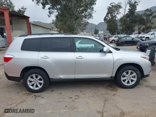 2013 Toyota Highlander with VIN 5TDZK3EHXDS103043, listed as a IAAI auction lot 41889515 with 83,976 mi miles. Bid and sale history available at carsss.com. Image 13.